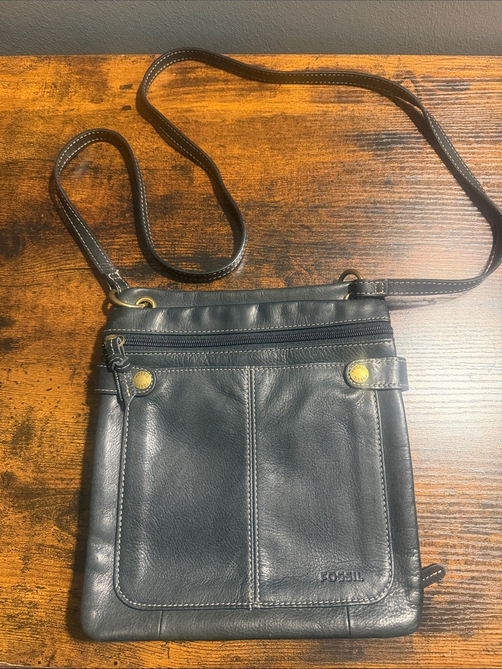Fossil Black Leather Crossbody Organizer Bag Multi Pocket Adjustable Strap